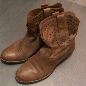 Guess boots